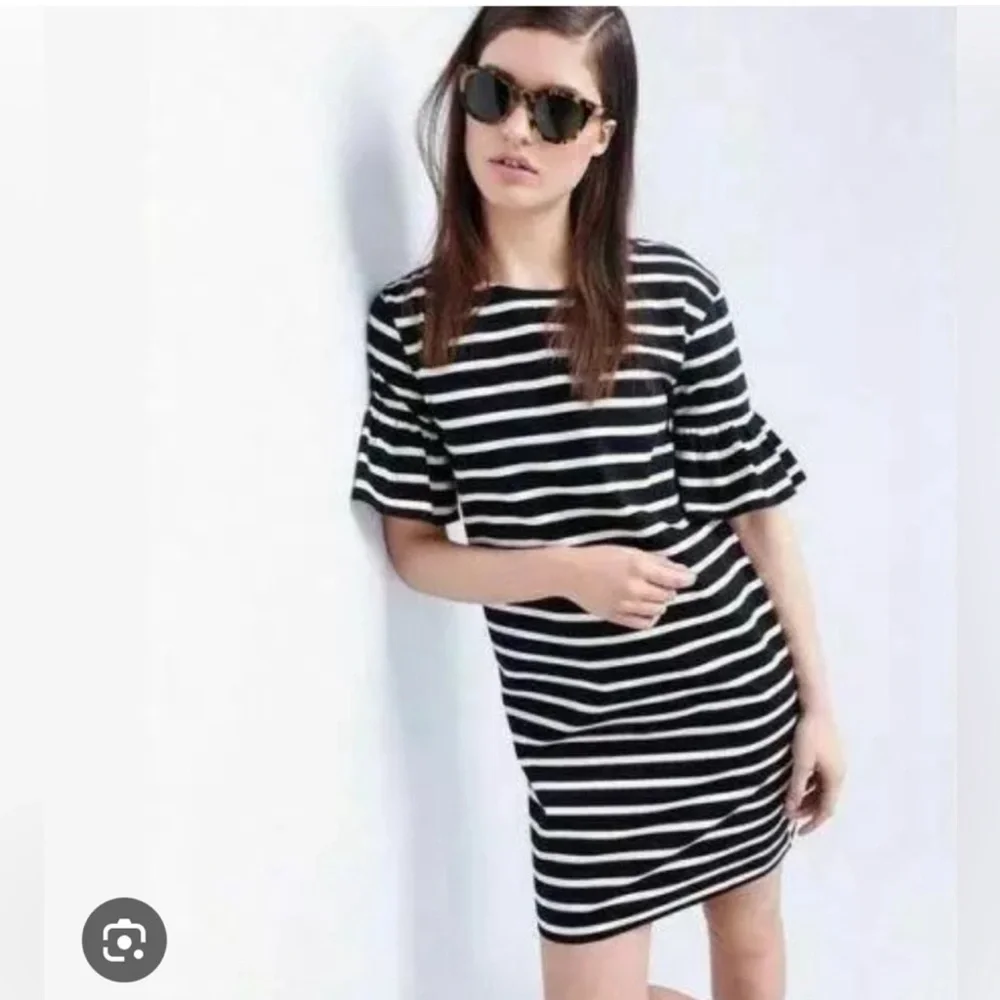 J. Crew Cotton Striped Ruffled Bell-Sleeve Shift T-shirt Dress. Size Small.